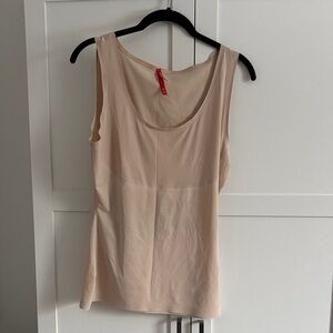 SPANX Nude Beige Sleek Scoop Neck Camisole Size L